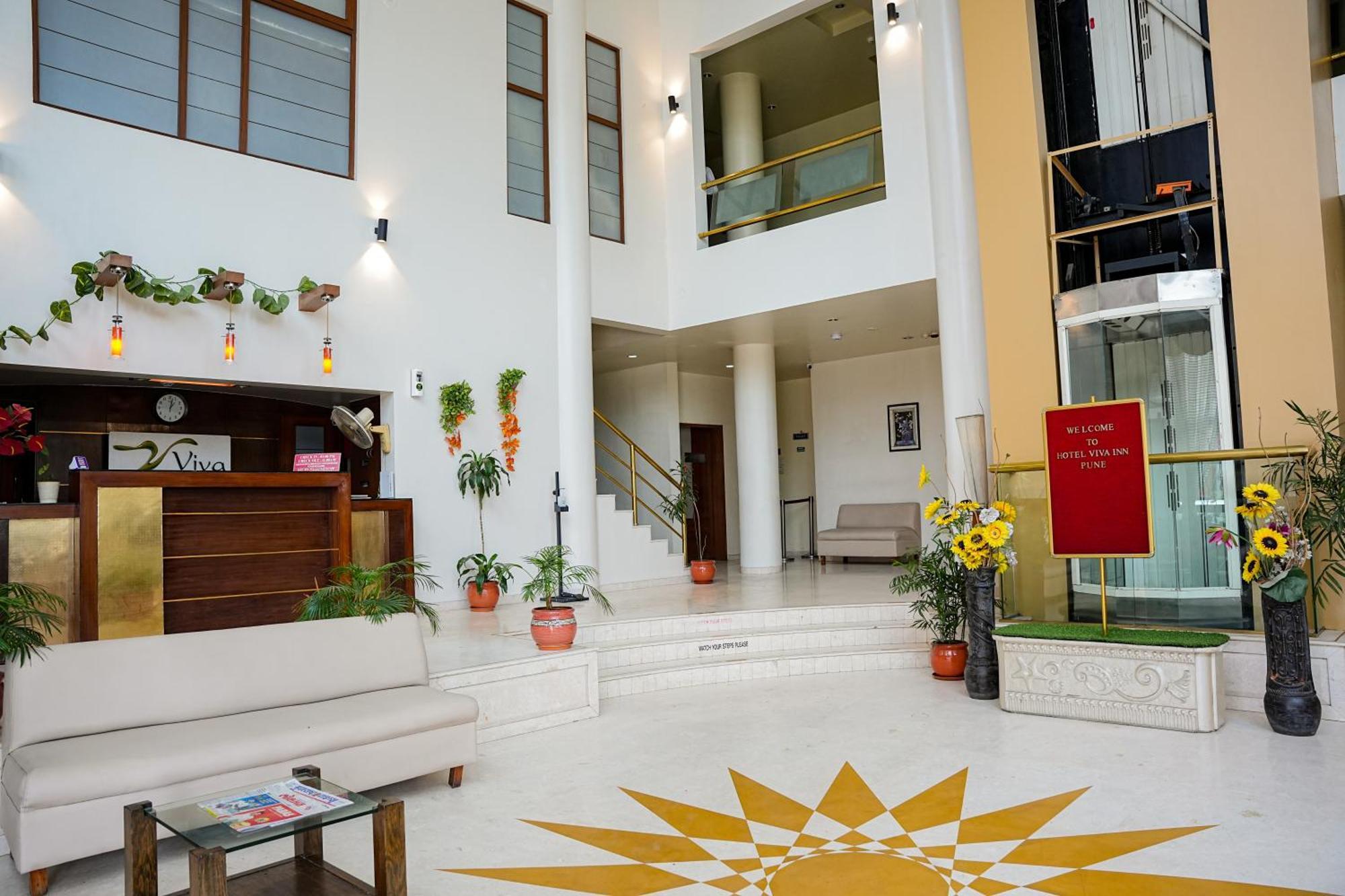 Hotel Viva Inn Yerandwane Dış mekan fotoğraf