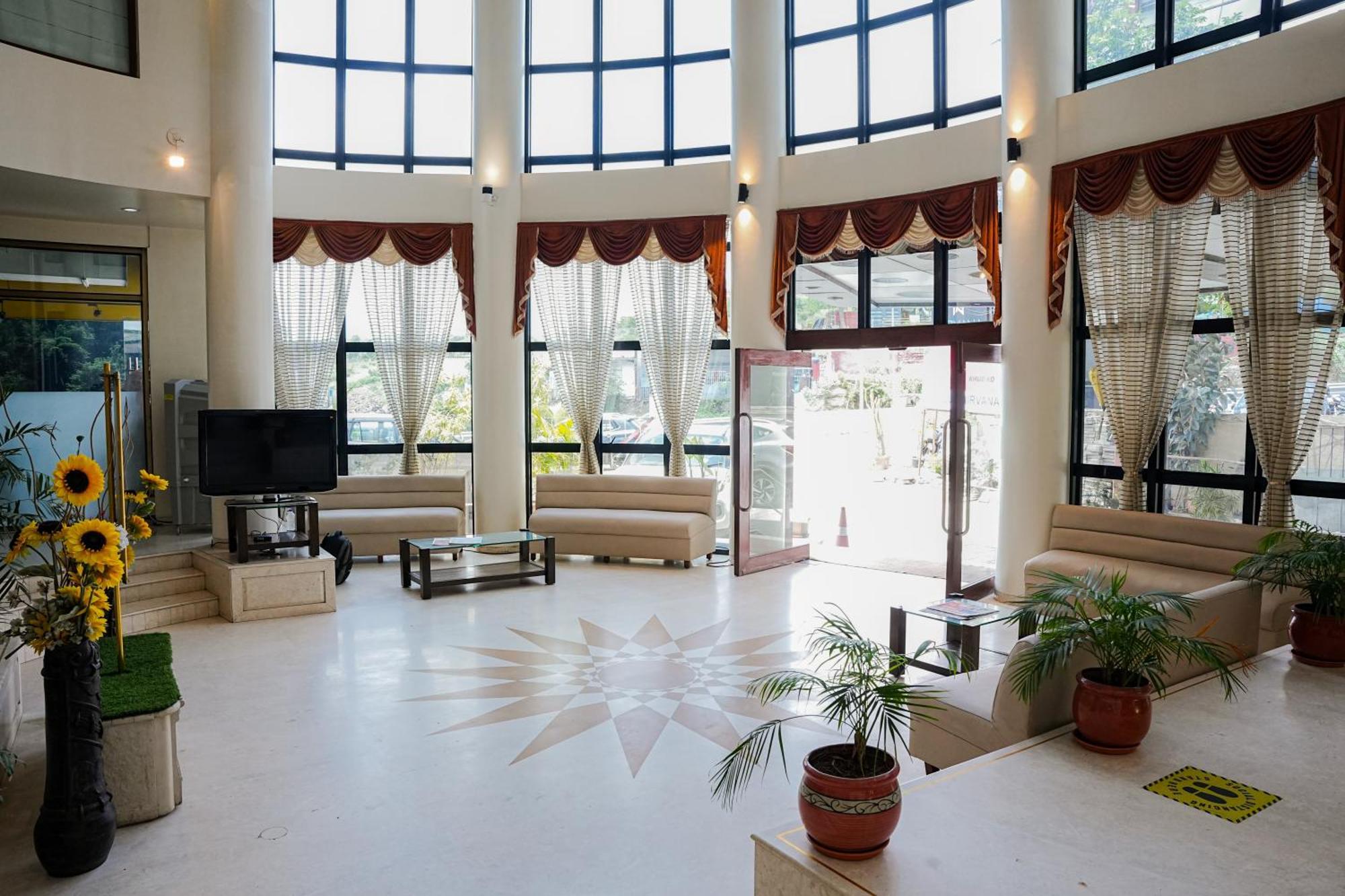 Hotel Viva Inn Yerandwane Dış mekan fotoğraf